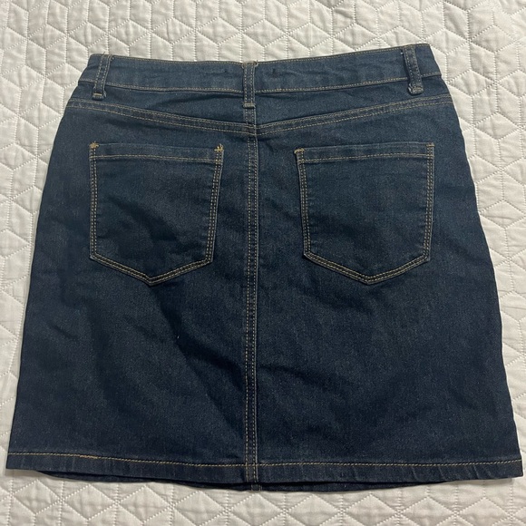 Skirt - Picture 2 of 2